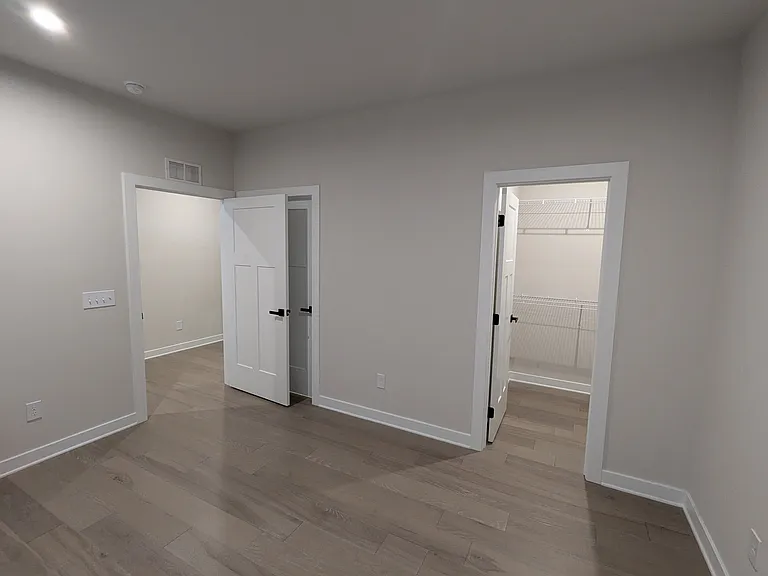225 Van Zandt Trl — Photo 5