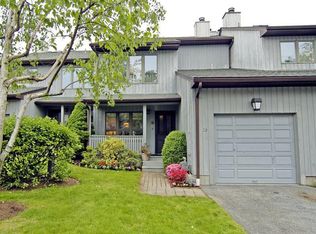 22 Tulip Tree Ln, Mamaroneck, NY