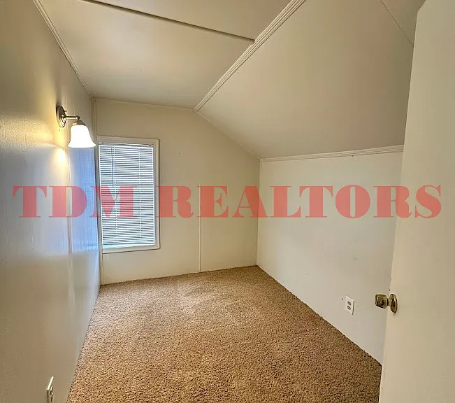 3235 Huggins Ave — Photo 11