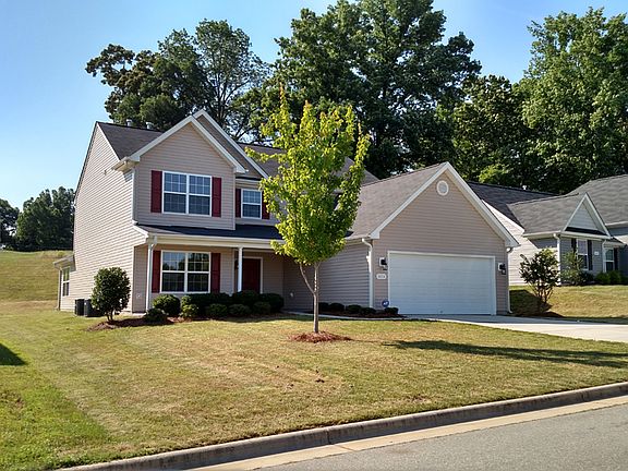 2nd image of 1824 Stonecrest St