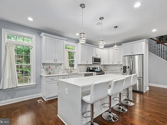 5th image of 3619 Lakeview Pkwy