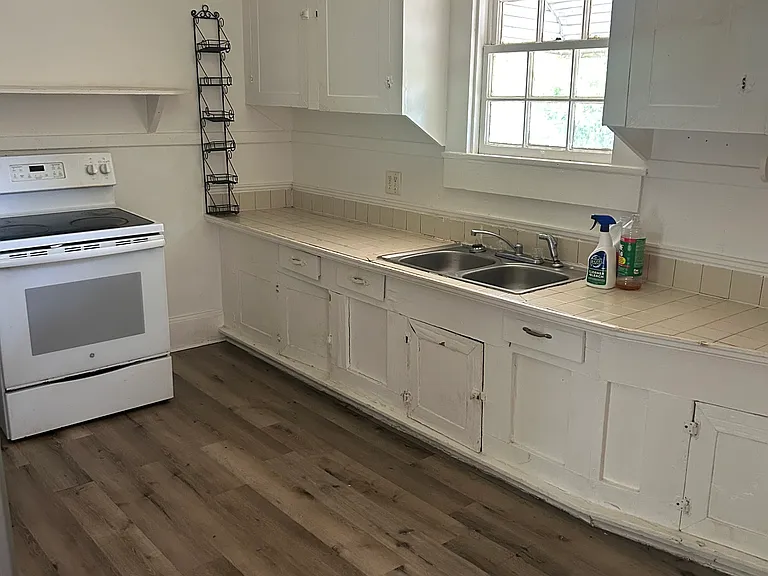 3325 Forrest Ave — Photo 4