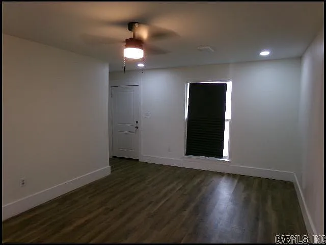2 bed, 1.5 bath, 1100 sqft, $1,350 — Photo 2