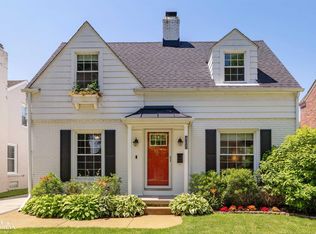 407 Lothrop Rd, Grosse Pointe Farms, MI 48236