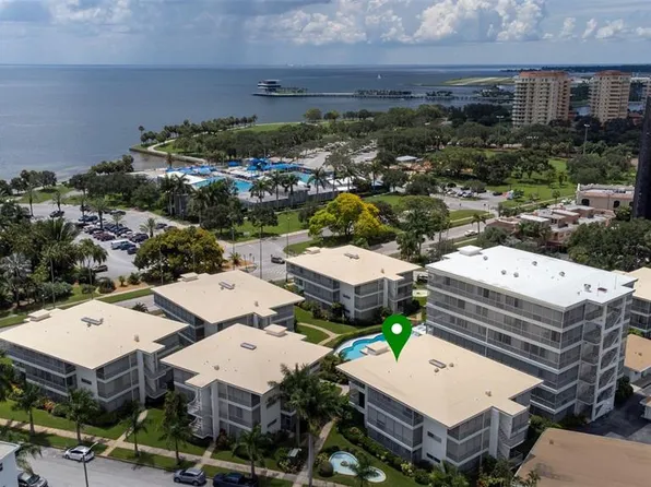 1024 N Shore Dr NE Unit 2, Saint Petersburg, FL 33701