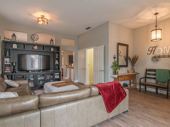 3rd image of 6540 Carlsbad Ct
