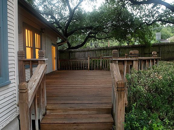 4th image of 2200 Alta Vista Ave #1