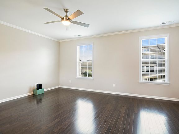 3rd image of 5916 Giddings St