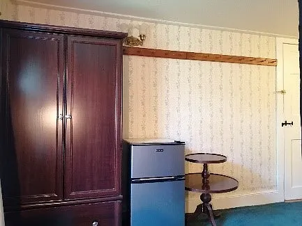 bedroom B