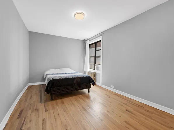 575 Riverside Drive image 8 of 12