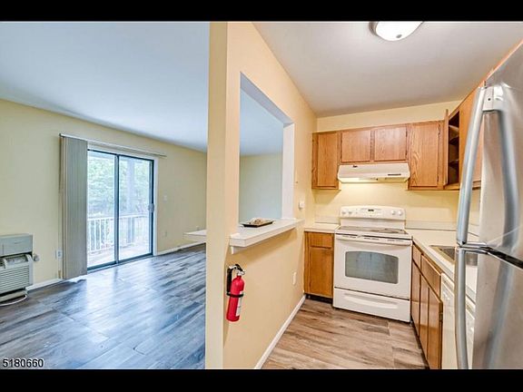 2nd image of 20 Delar Pkwy APT 205
