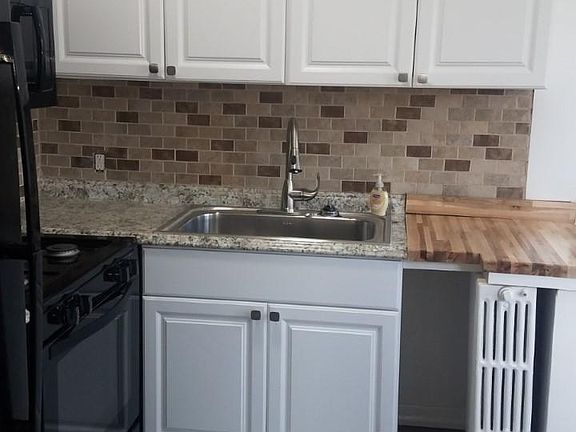 3rd image of 127 N Allen St #3