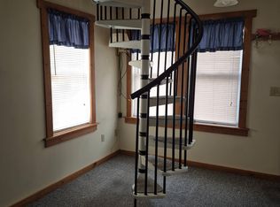 125 Hill St APT C, Jewett City, CT 06351