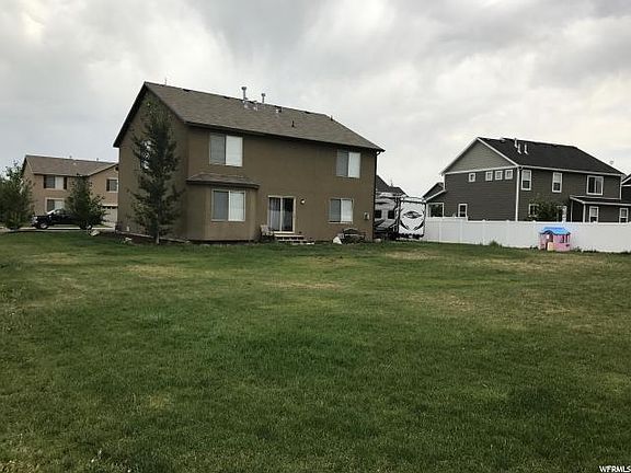 3rd image of 654 S Willow Garden Dr
