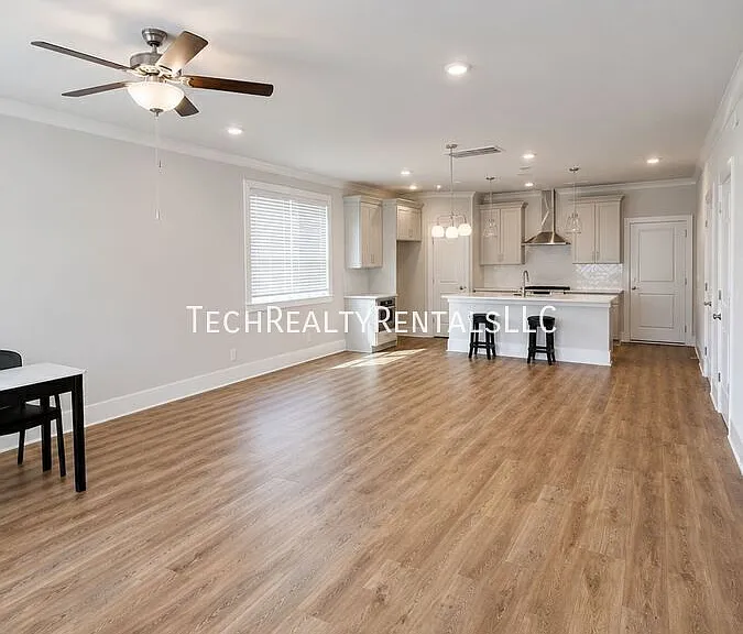 4638 Dogwood Pl #1 — Photo 2