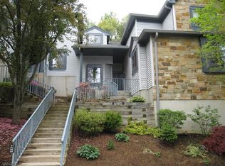 95 Overlook Dr, Hackettstown, NJ 07840