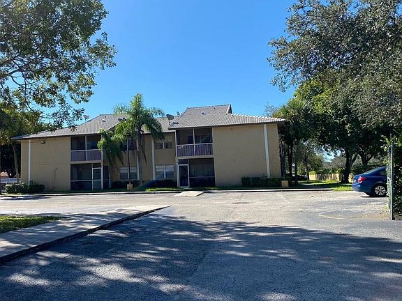 2nd image of 11576 NW 43rd St