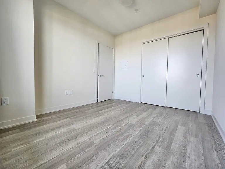 212 King William St #723 — Photo 15