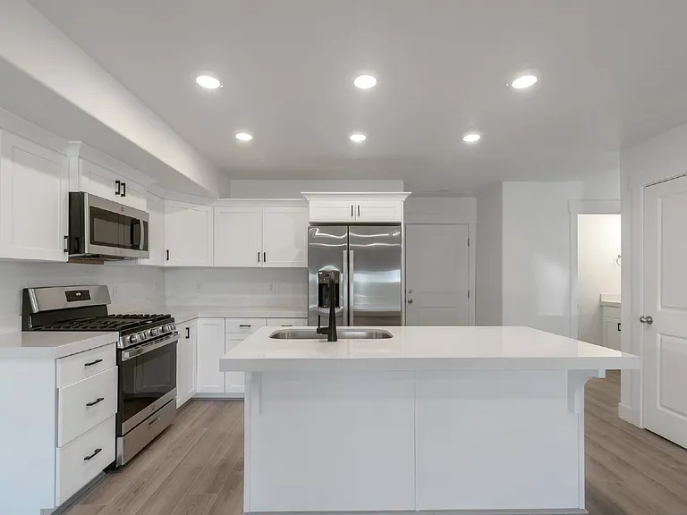1398 N Meadow Ln — Photo 6