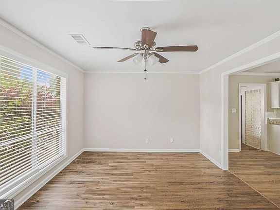 4th image of 3578 Sherbrooke Way SW