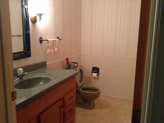3rd image of 2861 Oakwood Dr