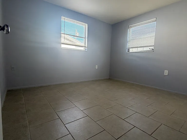 3524 Brompton Dr — Photo 3