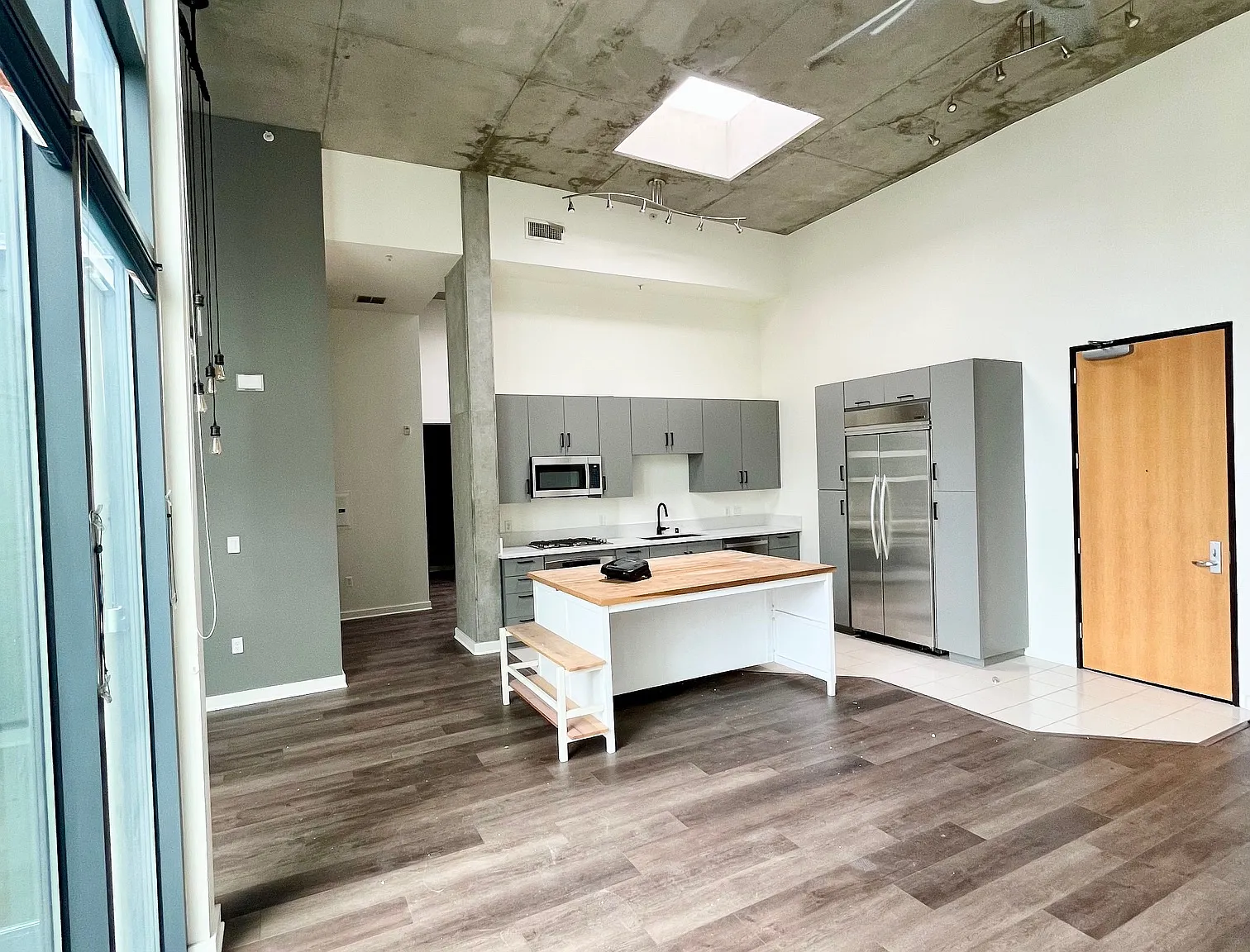1050 Island Ave — Photo 2