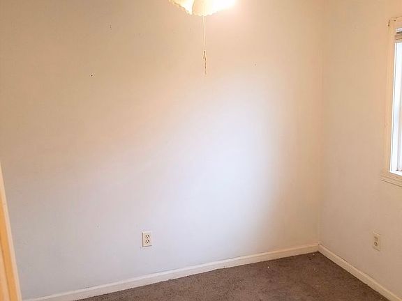 4th image of 1343 Lee St