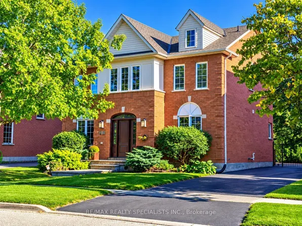 126 Westchester Rd, Oakville, ON L6H 6H9