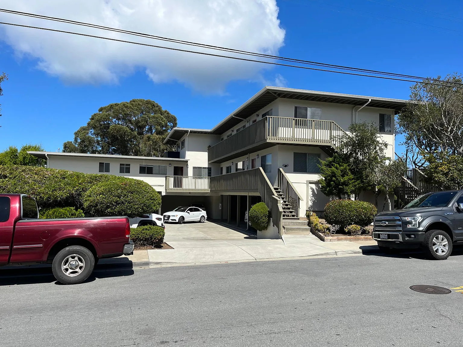 2 bed, 1000 sqft, $3,050 — Photo 2