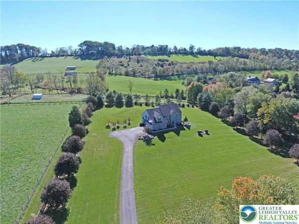 4408 Irish Creek Rd, Bernville, PA 19506