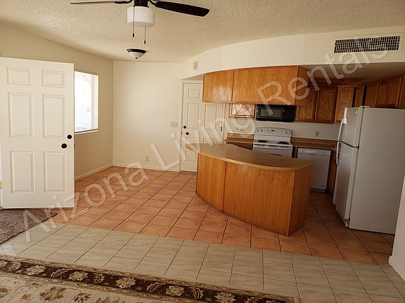 3rd image of 3299 Tolteca Dr #3299