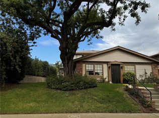 1073 W Calle De La Luna APT 4, Azusa, CA 91702