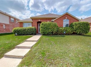 921 Clear Creek Dr, Mesquite, TX 75181