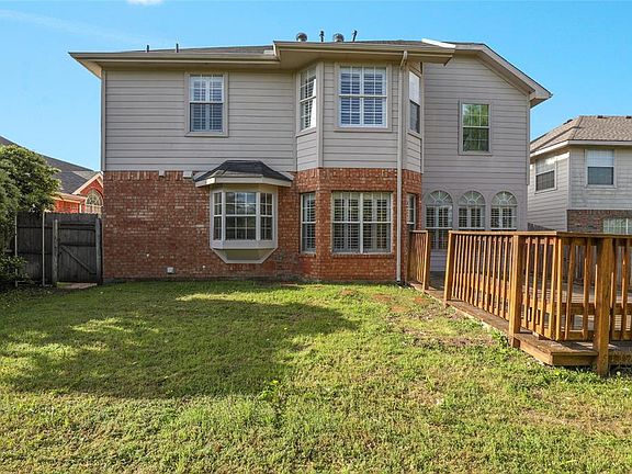 5th image of 4425 Lansbury Ln