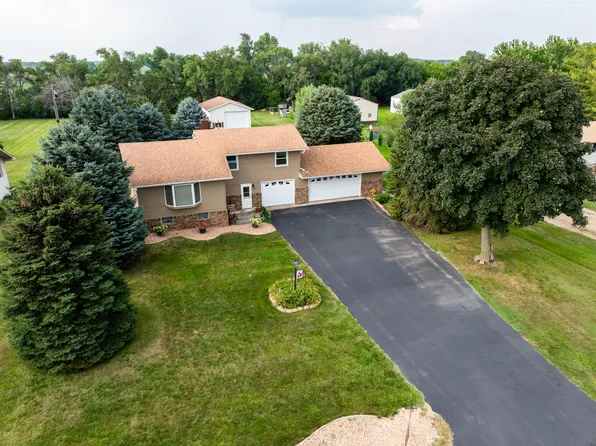 40534 254th St, Mitchell, SD 57301