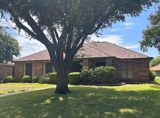 3917 Knights Bridge Dr, Rowlett, TX 75088