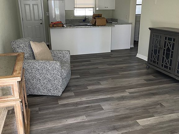 2nd image of 525 Monterey Blvd NE APT C