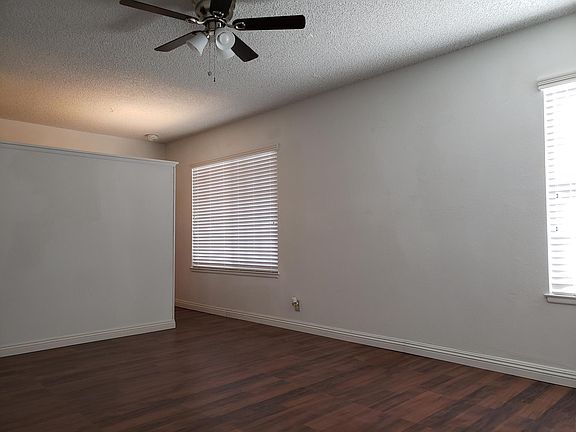 5th image of 1725 N Thames Cir