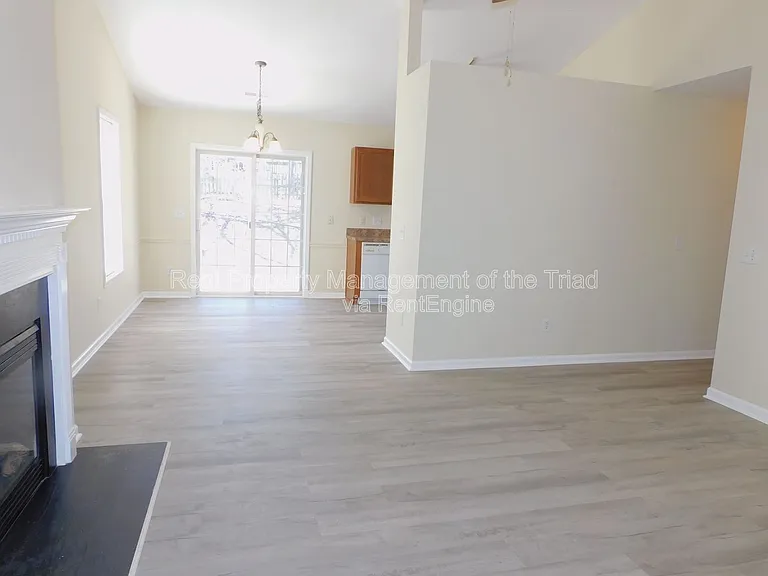 1856 Oakhurst Park Ln — Photo 5