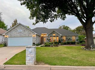 124 Broadmoor St, Meadowlakes, TX 78654
