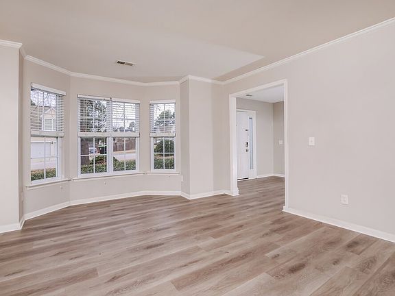 4th image of 409 Pyracantha Dr