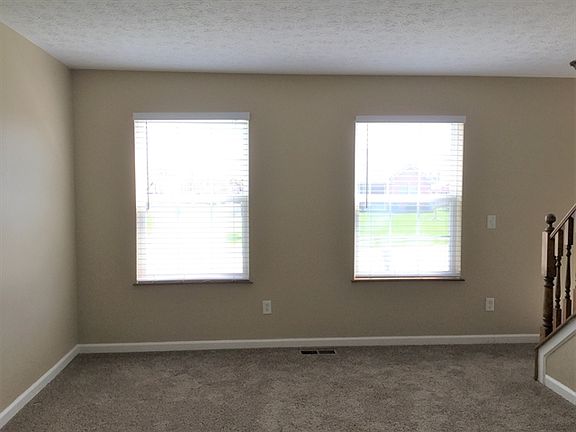 3rd image of 105 Daniel Dr