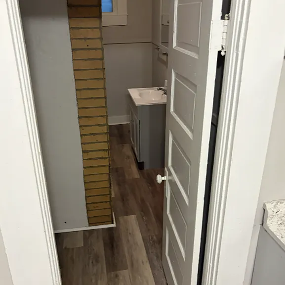 222 W College St #B — Photo 6