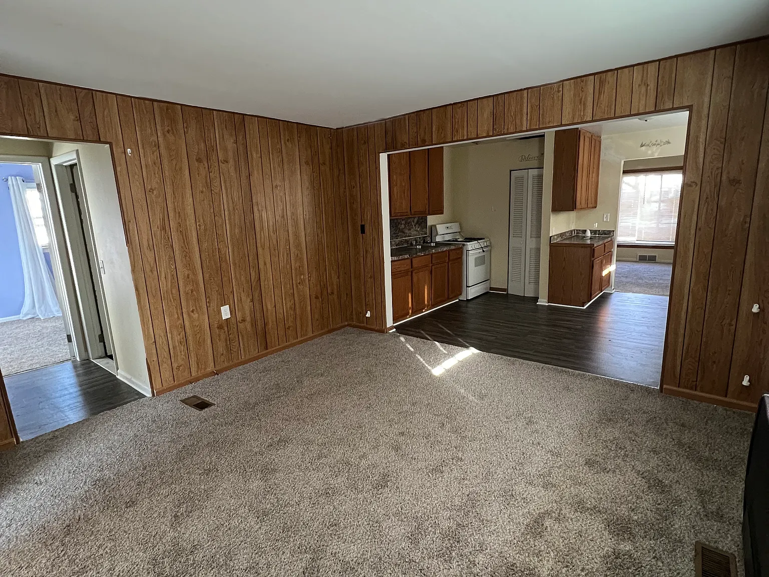 3 bed, 1102 sqft, $1,500 — Photo 2