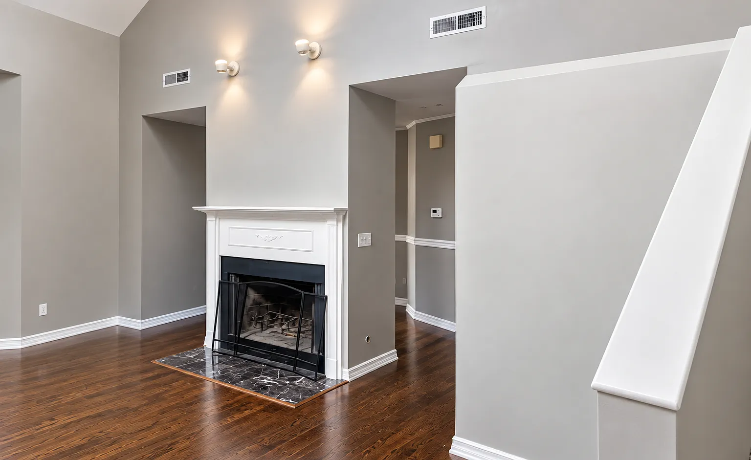 3 bed, 2.0 bath, 1850 sqft, $4,300 — Photo 3