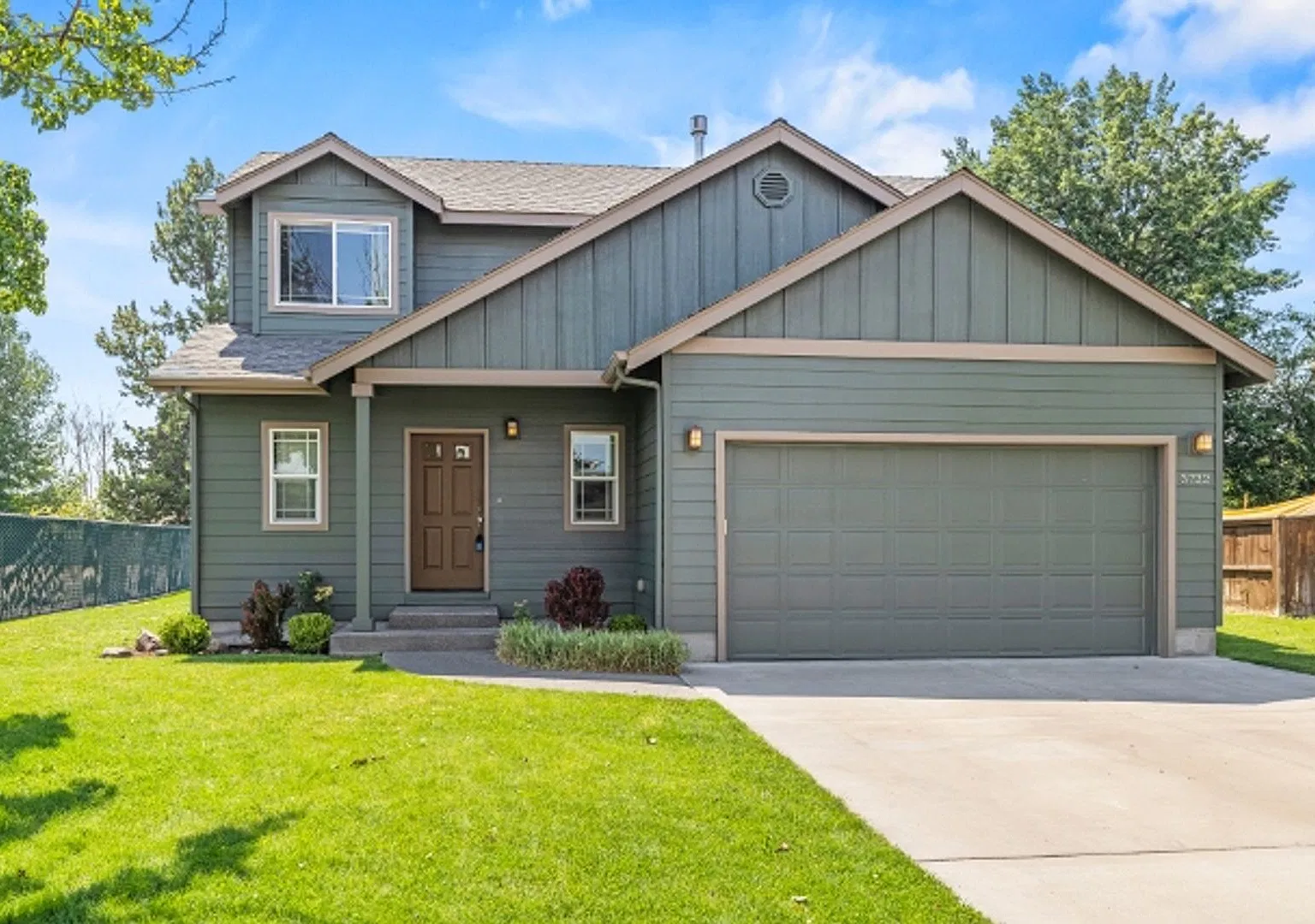 Great home in newer subdivision — Photo 1