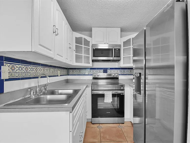 9682 Fontainebleau Blvd #306 — Photo 10