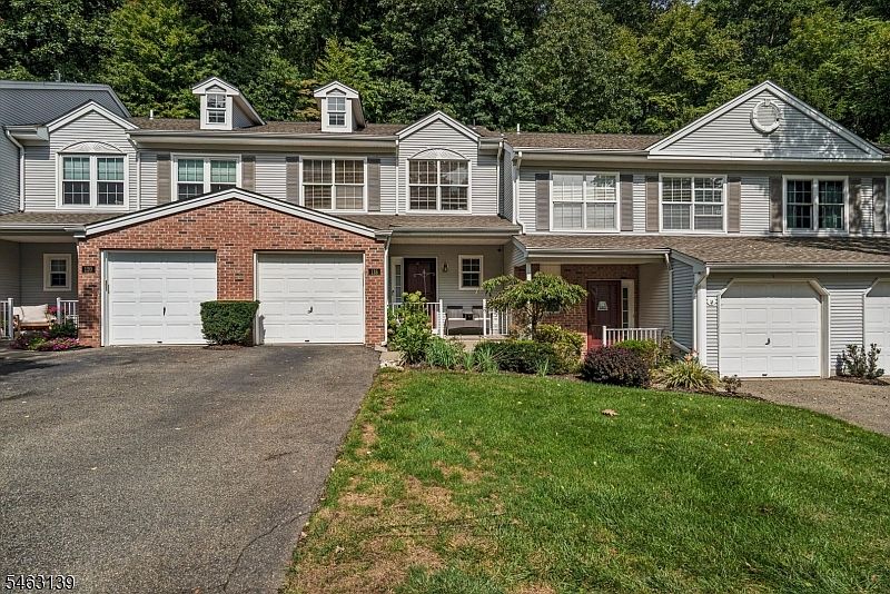 1st image of 118 Brookside Ln