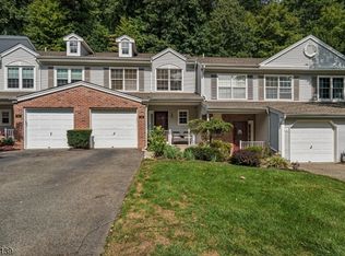 118 Brookside Ln, Mount Arlington, NJ 07856